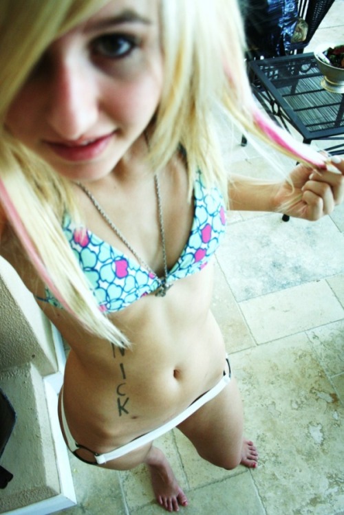 i-heart-tiny-teens:  http://i-heart-tiny-teens.tumblr.com/ adult photos