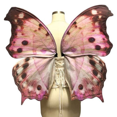 destinationtoast:sosuperawesome:Moth and Butterfly Costume WingsMoon Moth Wings on Etsy @significanc