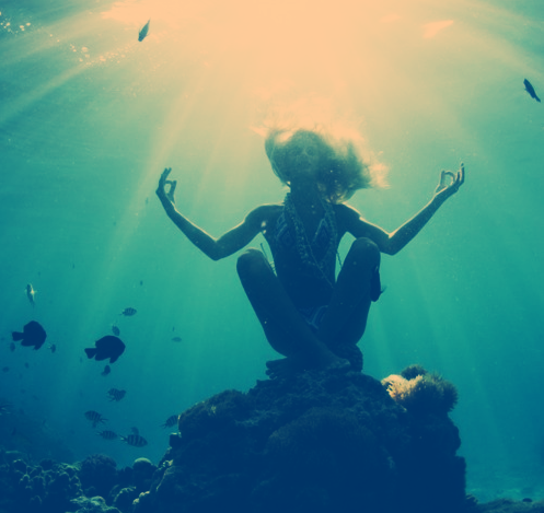 sarapalazon:  underwater yoga. 