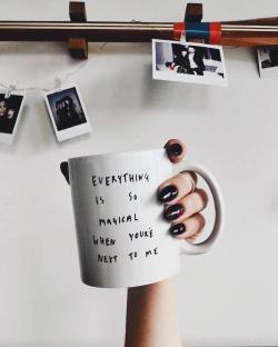 jaglever:  Good morning! I have to post another photo of this mug, it’s so cute. 😩 Not to mention I’m experiencing all of the magic next to my favorite people in these Polaroids! ☕️ (at Willyburg) 