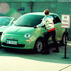 shabbitable:  When GD heard of security alarm, his body can’t help dancing like being in the club[x] 