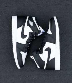 phuckindope:  Jordan Black x White 1s