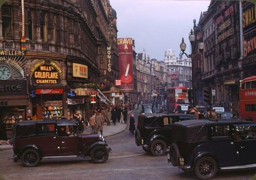 Piccadilly Circus 1949