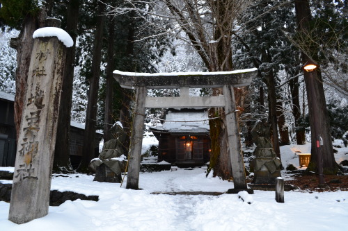 地主神社　（富山県南砺市相倉）Jinushi Shrine at different times of the day (Ainokura, Nanto-shi, Toyama Prefecture,