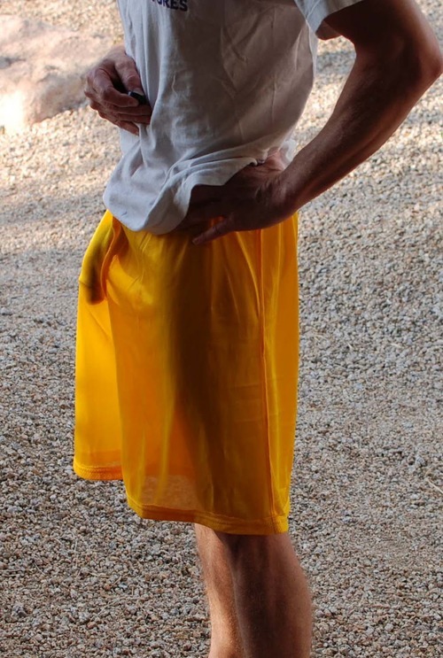 simonpe45twitter:  VPL in yellow gym shorts 