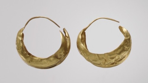 met-ancient-art:Earring, Metropolitan Museum of Art: Ancient Near Eastern ArtDodge Fund, 1933Metropo