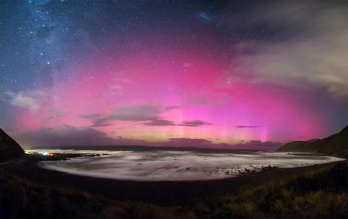 nevver:  Return to Magenta, Aurora Australis