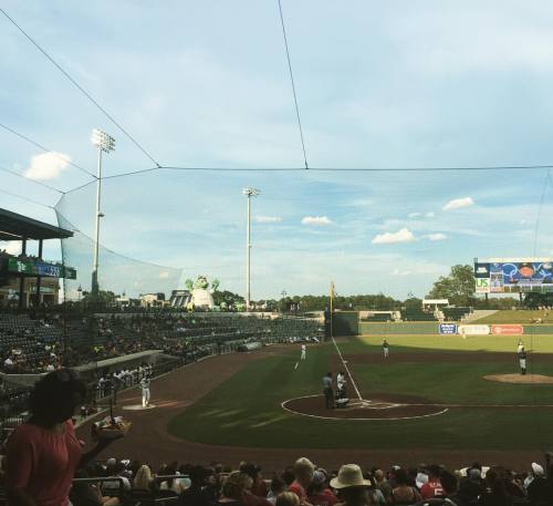 Loving my first @colafireflies game!! So happy to have minor league baseball back in Columbia ⚾️ #le