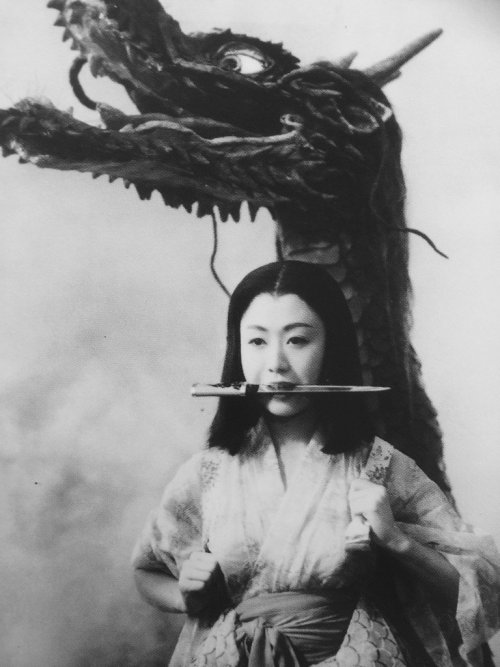 bookoffixedstars:Nobuko Otowa as Princess Taema in “Kabuki juhachiban: Narukami - Bijo to kair