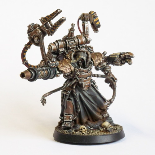 Forgeworld Kataigida Arch Magos PrimeI hadn’t yet painted an HQ choice for my Horus Heresy Mechanicu