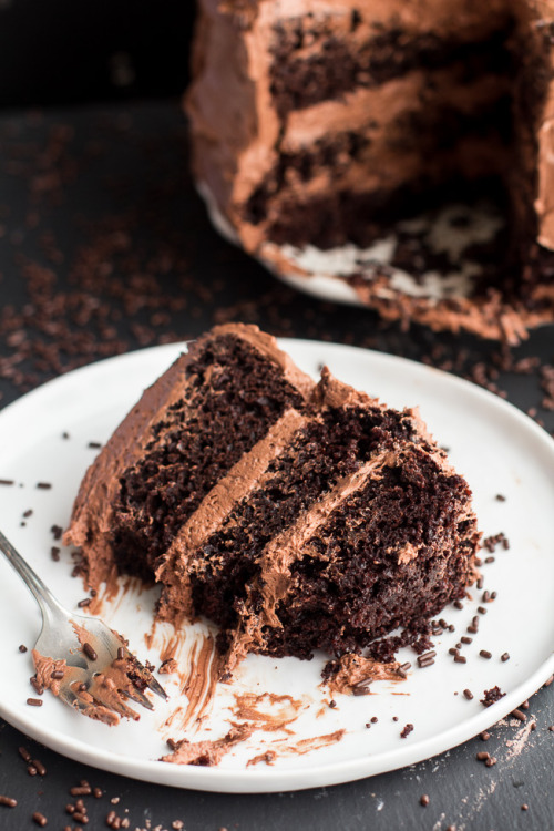 boozybakerr:  Simple Chocolate Birthday Cake Whipped Chocolate Buttercream 