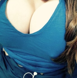 fabshnickingly-awesome:  My tits look great in the morning &lt;3