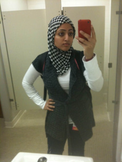 desigirlsharem:  Nice hijabi
