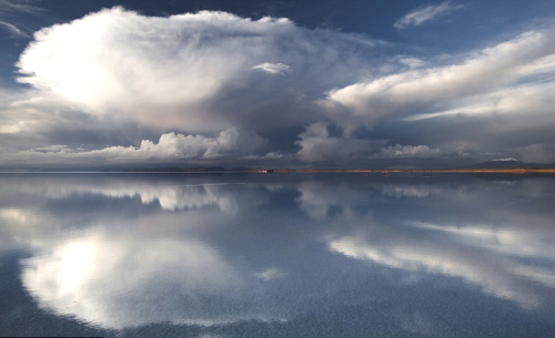 nubbsgalore: at over four thousand square miles, bolivia’s remote salar de uyuni salt flat is the l