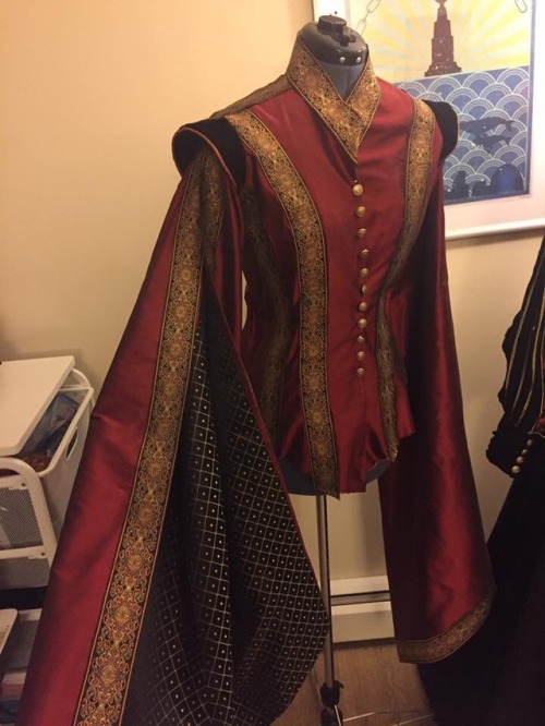 Made a quick formal doublet for our LARP season opener the Highkings tournament; cape was a stand in