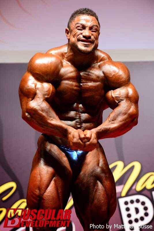 muscleaddictza:  Roelly Winklaar 3
