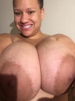 longdong8080:  Posting them big melons with