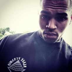 kellikrazybreezy:  karruechedits:  styleizbabe-deactivated20210430: Chris Brown -