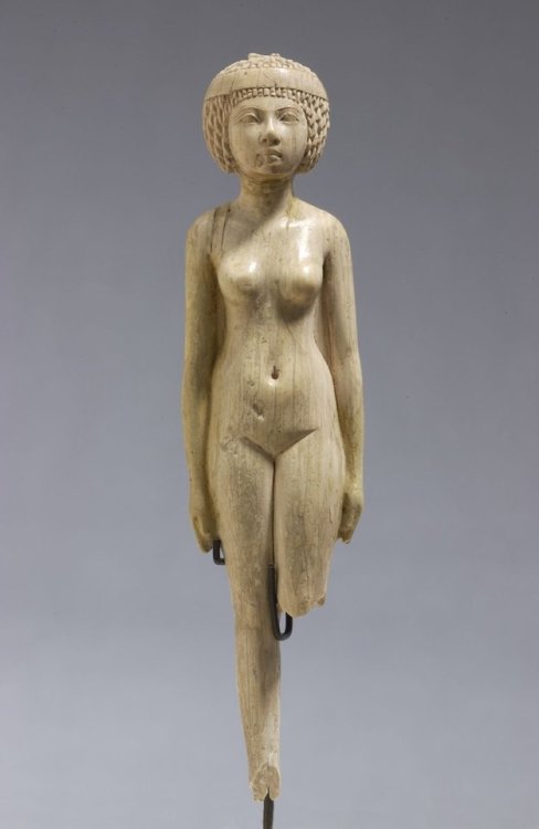 grandegyptianmuseum:Statuette of naked woman (ivory)This graceful figure is an enigma. We don’t know