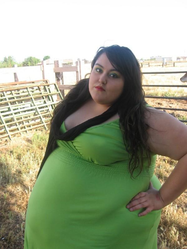panzermeister:  Top pic is definitely my fav. Loving those pants and that belly.