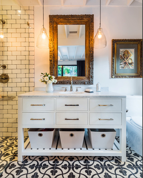 georgianadesign:  Del Oro eclectic bath, Santa Barbara. Lori Smyth Design.