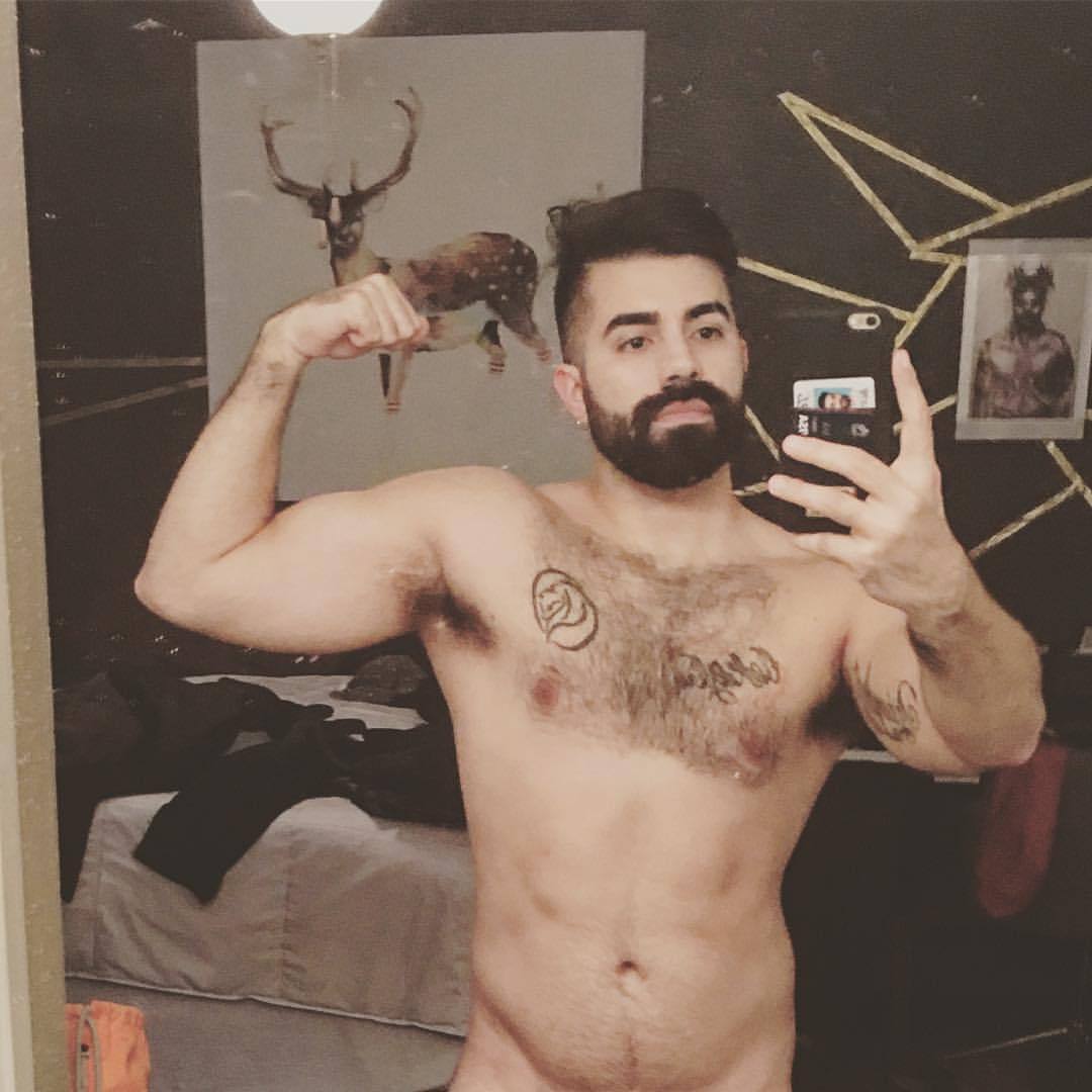 kitkitboom:Daddy in the making. #me why is this gif tagged as “i’m proud”!!!!!but