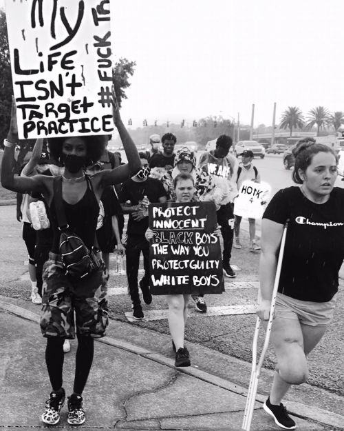 Protested And It Felt GREAT! ⁠⠀ ⁠⠀ Babygirl To The Left Of Me Marched With Us With One Leg And Cruch