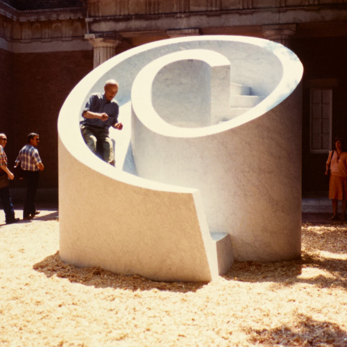 nobrashfestivity:    Isamu Noguchi tests Slide Mantra (1986) for Isamu Noguchi: What is Sculpture?, Venice Biennale, June 29–September 28, 1986. The Noguchi Museum Archives, 144396. ©INFGM/ARS  