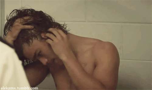 alekzmx:  gorgeous actor Brenton Thwaites showing his butt for a strip search scene