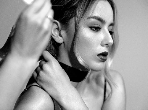 chloebennetdaily: CHLOE BENNET photographed for VIOLET GREY (2021)Ph. Lena Abujbara 