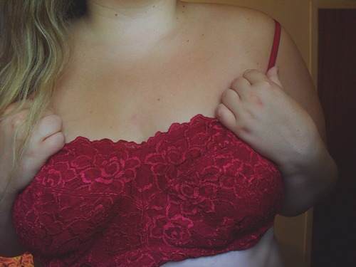lostinmy-fantasies:  You still got me around your finger, even though I’m far away  