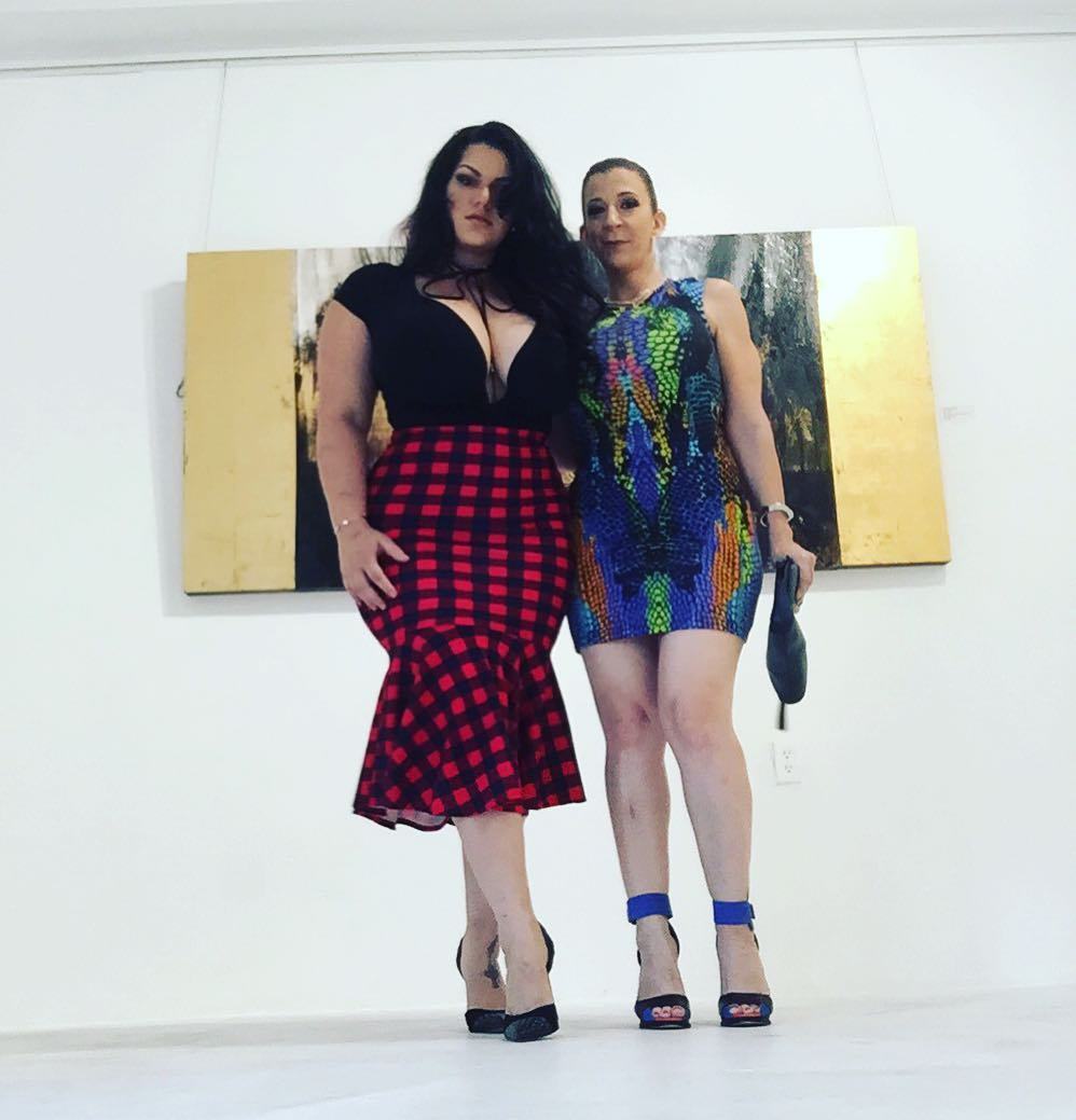 Art show with @officialsarajay #angelinacastrolive #angelinacastro #boobs #brunette