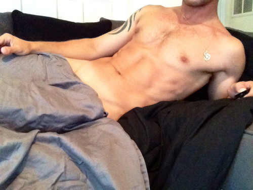 wildbait:  Co[m]e Back To Bed -NSFW Posted by Reddit user GentThrowaway at http://bit.ly/1hXI31c