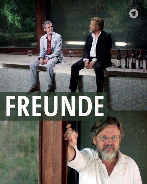 “Freunde” (2021)In einem etwas verwahrlosten Landhaus inmitten eines weitläufigen A