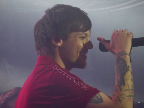 Louis performing in Barcelona - 9/3