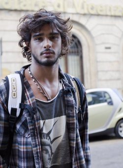 carryonmywaywardpie:  Have you guys seen the video of how Cecil Baldwin pictures Carlos? I don’t know man, but looking at Marlon Teixeira I’m kind of feeling it. 