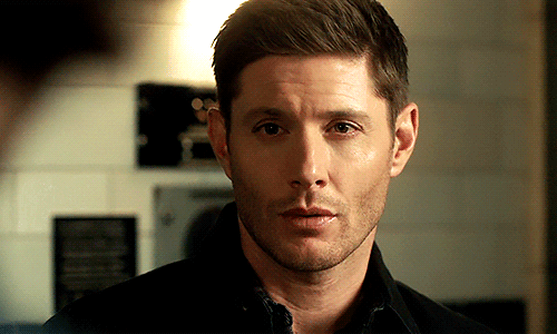 pastorpresent: Sam’s head tilt, the way his eyes travel downwards to Dean’s crotch, the 