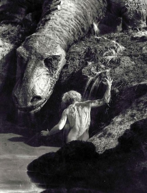 A scene from Fritz Lang&rsquo;s 1924 silent film DIE NIBELUNGEN- SIEGFRIED Nudes &amp; Noises  