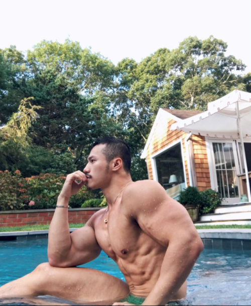 avoxtr:LOOKING FOR MY MY GOAL BODY, AND MOTIVATION TO GET HUGE! Follow me for more – www.avoxtr.tumblr.com