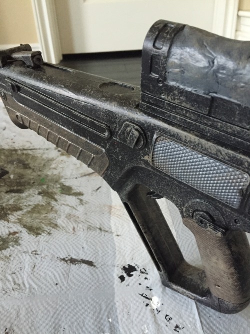 n7-commander-ryder:Here’s the progress of the gun I made for my MacCready cosplay. It’s not an “offi
