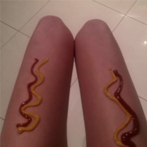 dialupmodem:sonianeverland:spaghetti-nos:are they hotdogs or legswas it worth itshe put ketchup and 