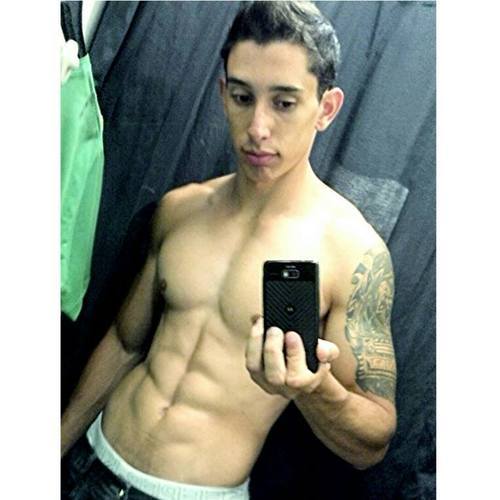 HUNG BISEXUAL DUDE : HOT!!!