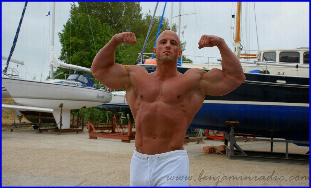 hugehardhot:  BEN RADIC