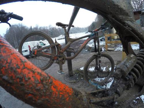 bikes-bridges-beer: Yesterday we were at the Bikepark Warstein! It was a pretty muddy day there! htt