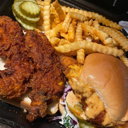 I could def go for another round of this! #daveshotchicken #yummyinmytummy #sogood #friedchicken #sp