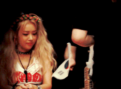 exidorks:  adorable princess yubin showing off her very skillful wink // (x)