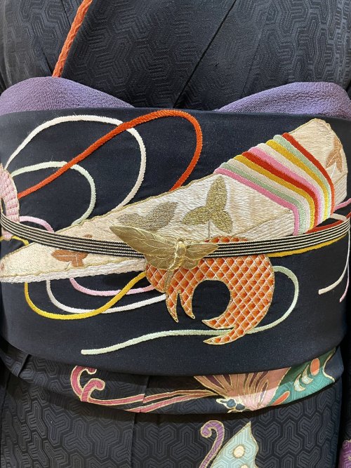 Regal antique obi with an amazing butterfly on the taiko area and a hiôgi (formal cypress fan used b