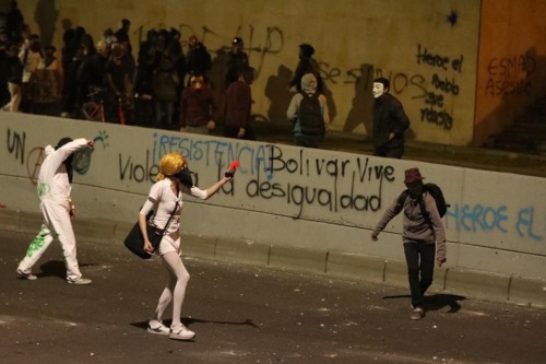 31/10 Bogota, Colombia - Clashes between protesters and police forces erupted during a student demon