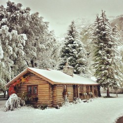 jamesbiscardi:  #fallsnow #ontheranch #cabin