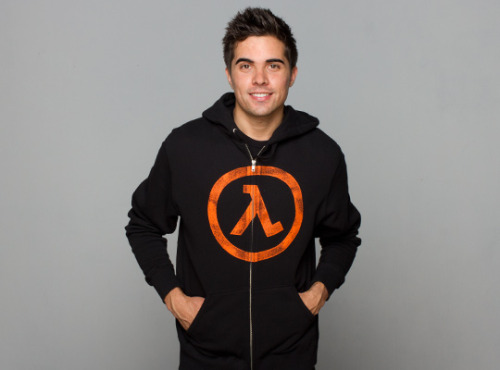 pwnlove:  Very Valve: Half Life & Team Fortress 2 Merch from J!NX It’s time to pray for Half Life 3 in an official Half Life logo or Black Mesa hoodie paired with a logo belt. Maybe you prefer Team Fortress 2 where you can show your support your